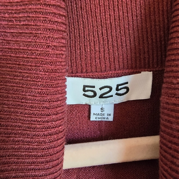 525 America New Burgundy Collarbone Cut-out Turtleneck Sweater SZ Small - Picture 9 of 12